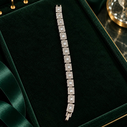 The Framed Link Bracelet